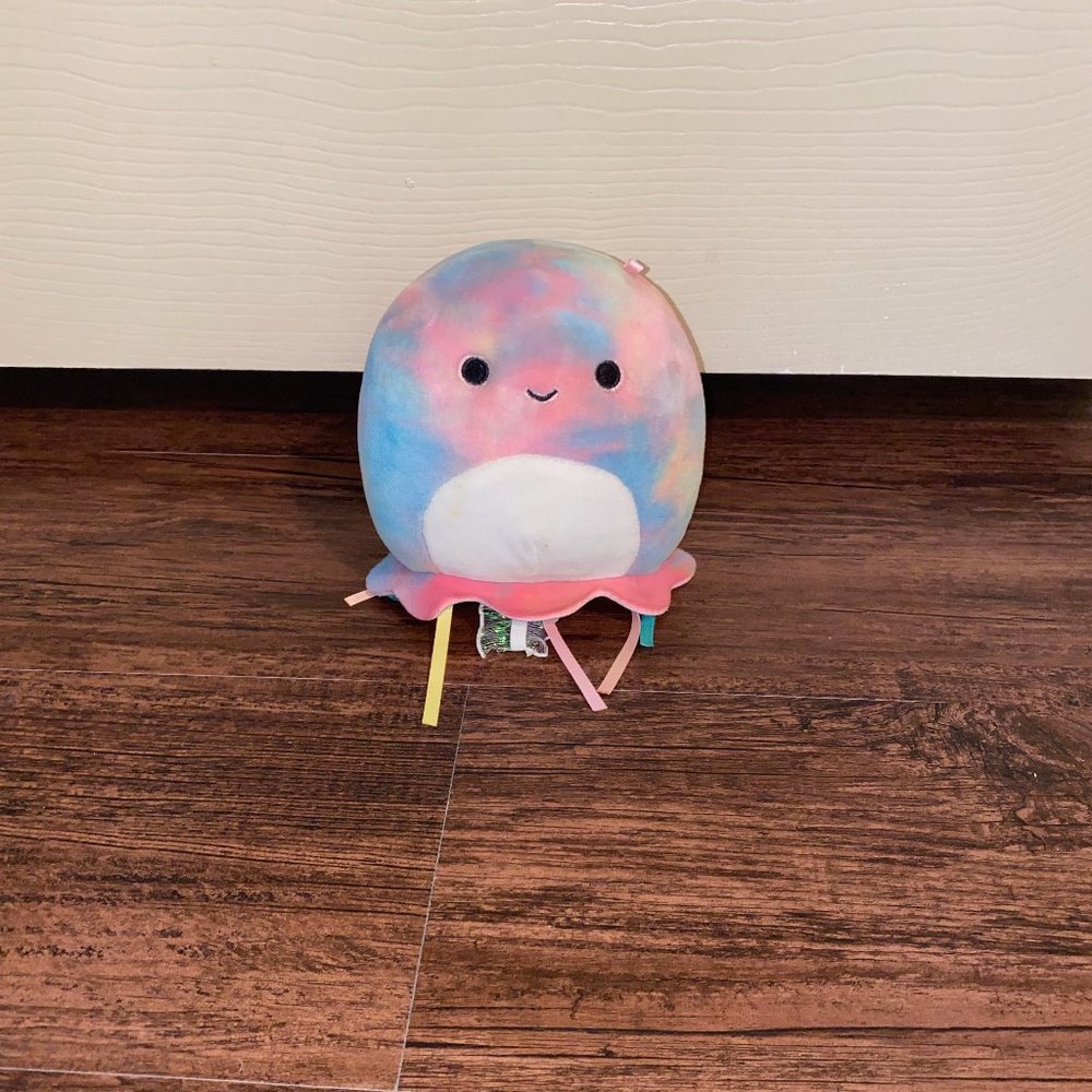 Janet the Jellyfish Squishmallow 8"